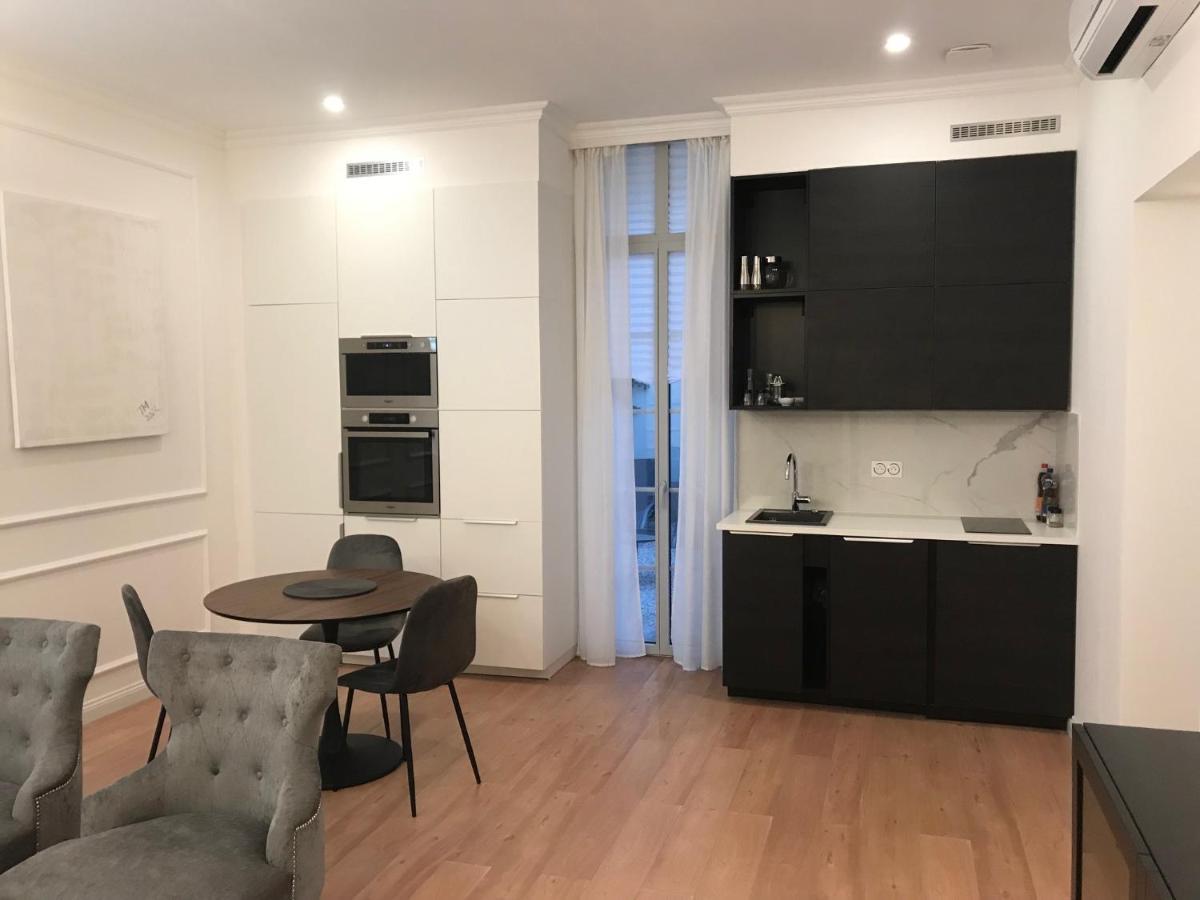Lazare Maison De Maitre , Appartements De Standing Avec Parking Privatif A Seulement 7 Minutes A Pied Du Centre Historique De ベジエ エクステリア 写真